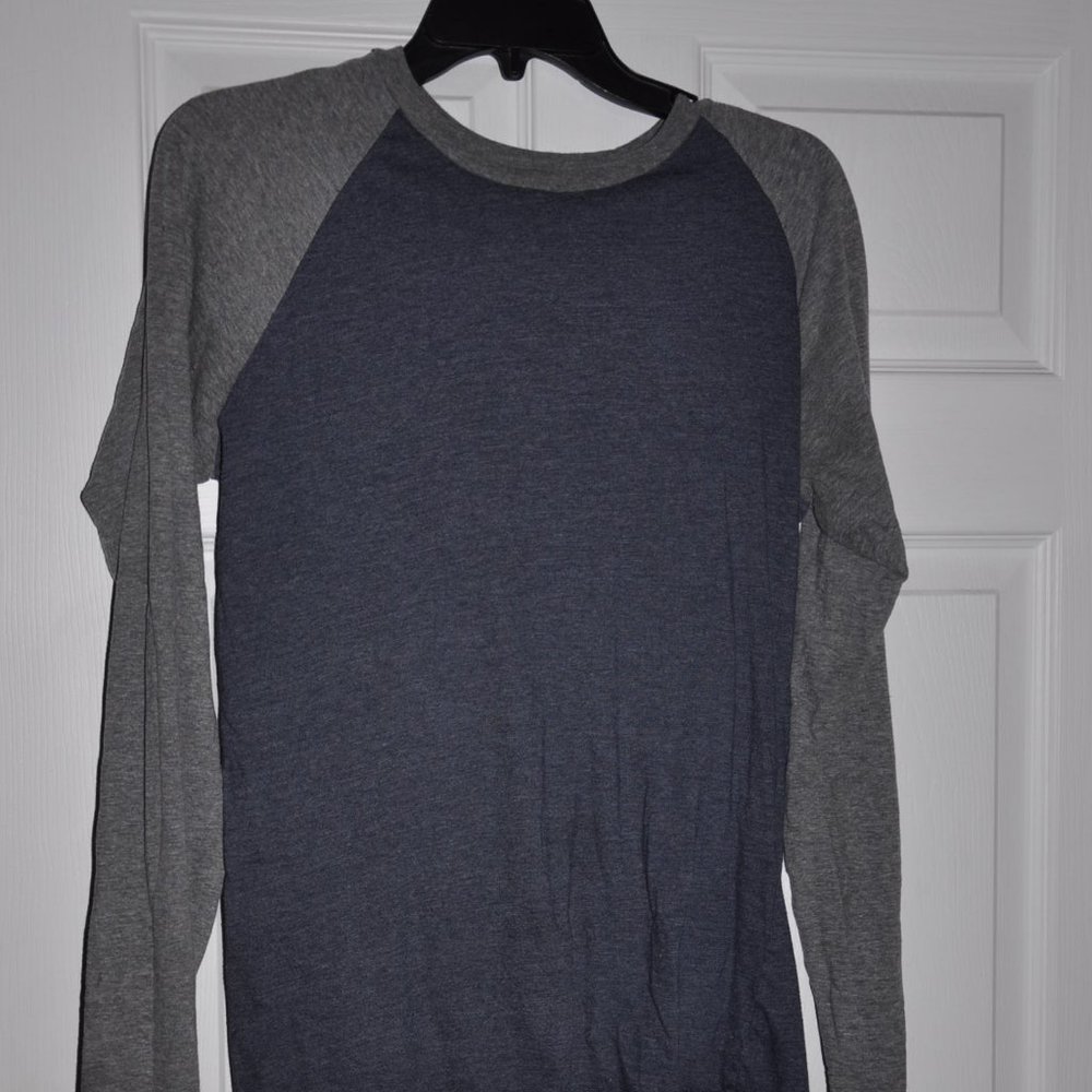 Buffalo Wild Wings Baseball Tee